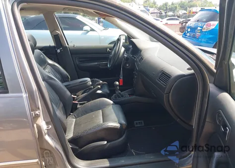 2004 Volkswagen Jetta Gli from USA, damaged, VIN 3VWVH69M54M015830